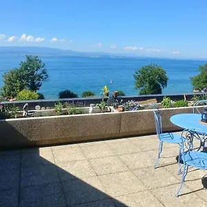 Lakefront. Pieds Dans L'eau. View&direct Access To The Lake. Appartement Anthy-sur-Leman