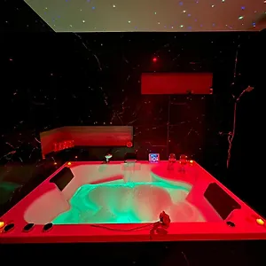 Spicy - Proche Et Cannes - Jacuzzi Privatif - Piscine Vue Appartement